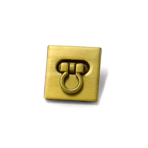 ZAPÍNÁNÍ KOVOVÉ - ZAPÍNÁNÍ NA KABELKU - 28*28mm - STAROMOSAZ