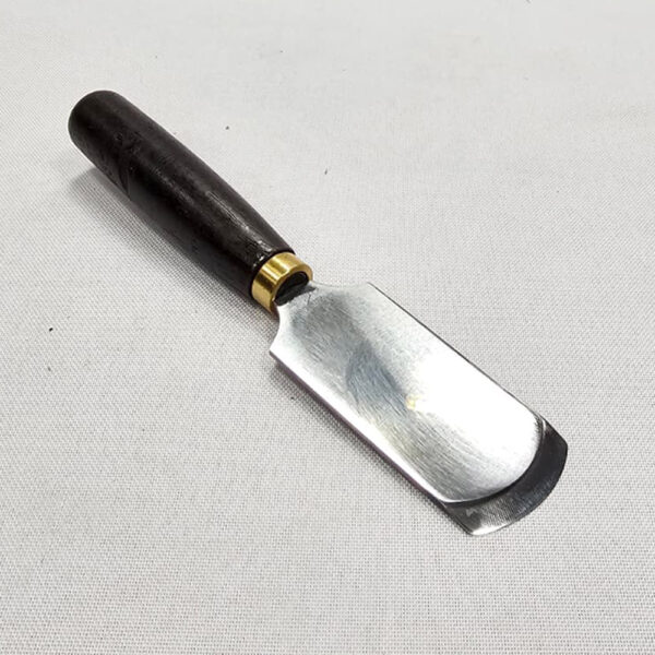 NŮŽ NA ŘEZÁNÍ A TENČENÍ KŮŽE