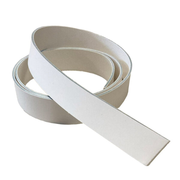 HOVĚZÍ KŮŽE NA OPASEK - BÍLÁ – 135 cm - 2,8-3,0 mm