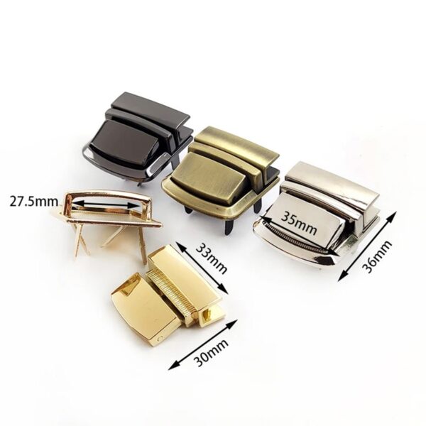 ZAPÍNÁNÍ KOVOVÉ / ZAPÍNÁNÍ NA KABELKU - 35x30 mm - STAROMOSAZ / STŘIBRNÉ