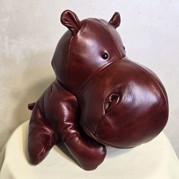 HRAČKA Z PRAVÉ KŮŽE - MĚKKÁ KOŽENÁ HRAČKA - HROCH - HNĚDÝ