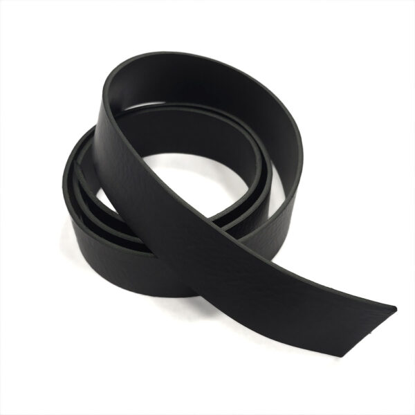 HOVĚZÍ KŮŽE NA OPASEK – ČERNÁ – 130cm – 2.6-2.9 mm