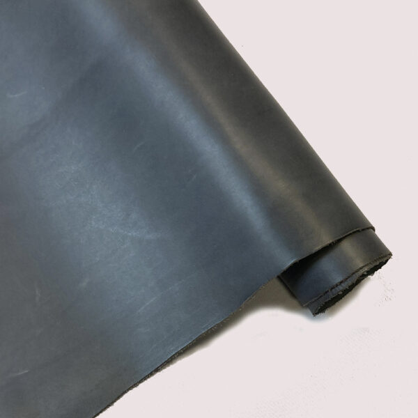 HOVĚZÍ KŮŽE - TMAVĚ MODRÁ - 1.5-1.7mm