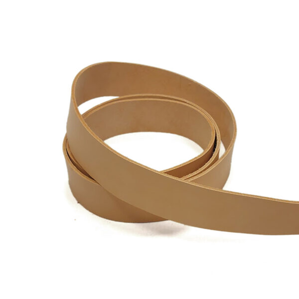 HOVĚZÍ KŮŽE NA OPASEK – PŘÍRODNÍ – 130 cm – 2.2-2.4 mm