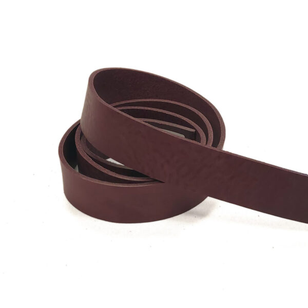 HOVĚZÍ KŮŽE NA OPASEK – FIALOVÁ – 130 cm – 3.0-3.2 mm