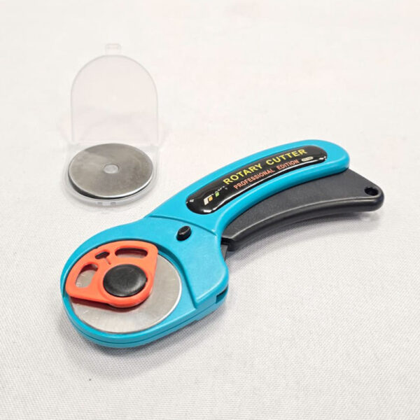 ROTAČNÍ ŘEZACÍ NŮŽ 45mm + NÁHRADNÍ ŘEZACÍ KOLEČKO 8ks