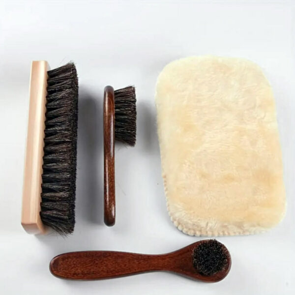 SADA NA ČIŠTĚNÍ A LEŠTĚNÍ  KŮŽI