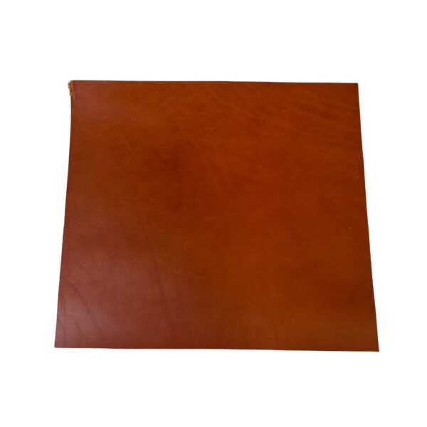 HOVĚZÍ KŮŽE- HNĚDA  -  HOTOVÉ KUS 38x34cm . Tloušťka: 3.5mm