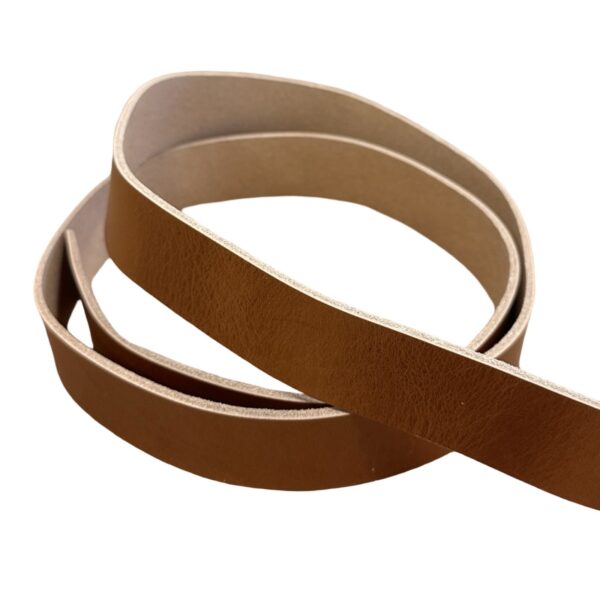 HOVĚZÍ KŮŽE NA OPASEK – HNĚDA – 130 cm – 2.9-3.0 mm