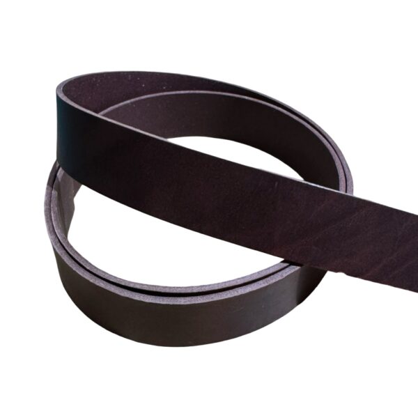 HOVĚZÍ KŮŽE NA OPASEK – TMAVĚ HNĚDÁ – 130 cm – 3.1-3.2 mm