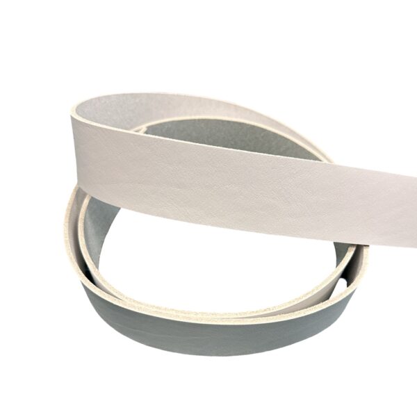 HOVĚZÍ KŮŽE NA OPASEK - BÍLÁ - 145-155 cm - 2.7-2.9 mm