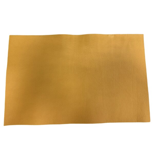 HOVĚZÍ KŮŽE-  ŽLUTÁ  - HOTOVÉ KUS – 40x25cm . Tloušťka: 1.8 mm