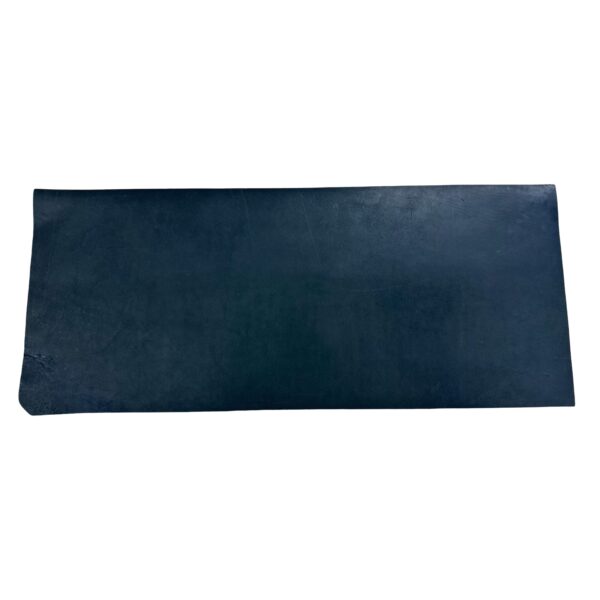 HOVĚZÍ KŮŽE-  ČERNA -  HOTOVÉ KUS – 53x22cm . Tloušťka: 1.5mm