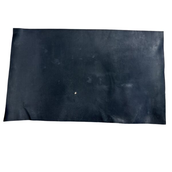 HOVĚZÍ KŮŽE-  ČERNA -  HOTOVÉ KUS – 50x30cm . Tloušťka: 1.5mm
