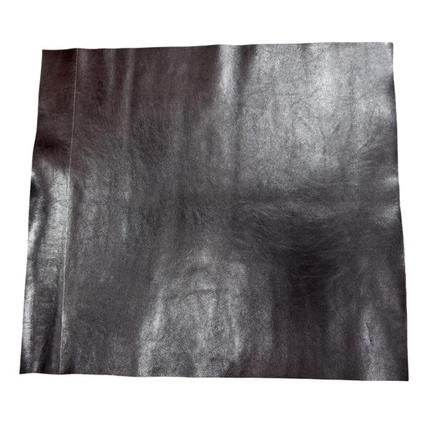 HOVĚZÍ KŮŽE - TMAVĚ HNĚDA  - HOTOVÉ KUS – 50x55cm . Tloušťka: 1.3 mm