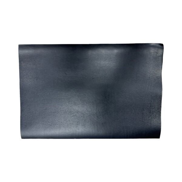 HOVĚZÍ KŮŽE-  ČERNA -  HOTOVÉ KUS – 50x33cm . Tloušťka: 4.0mm