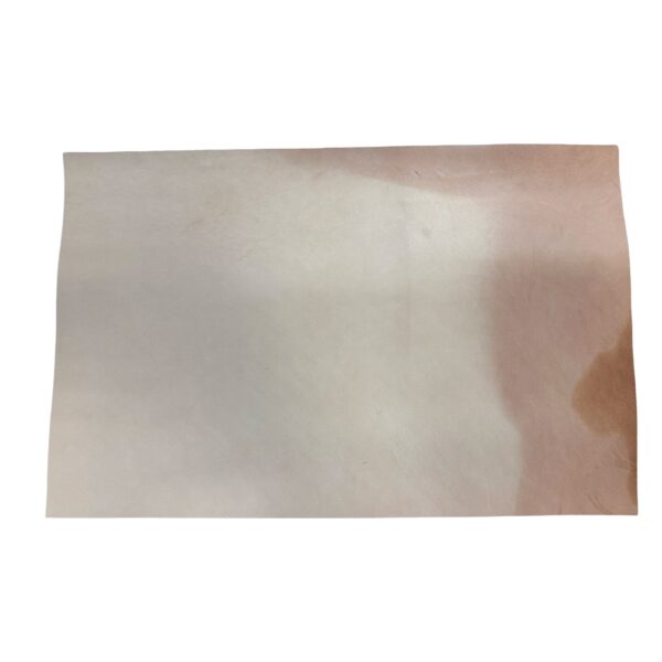 HOVĚZÍ KŮŽE -  PRIRODNÍ -  HOTOVÉ KUS – 33x21cm . Tloušťka: 3.6 mm