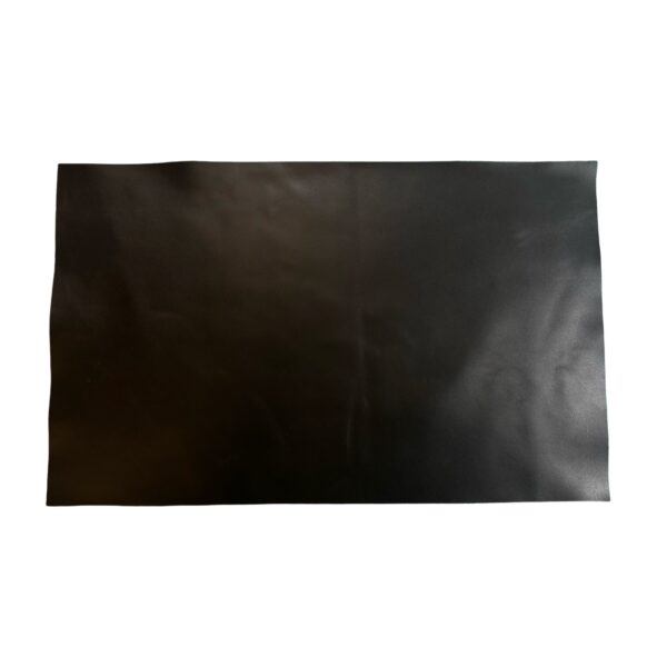 HOVĚZÍ KŮŽE -  ČERNA -  HOTOVÉ KUS – 46x29cm . Tloušťka: 1.1mm