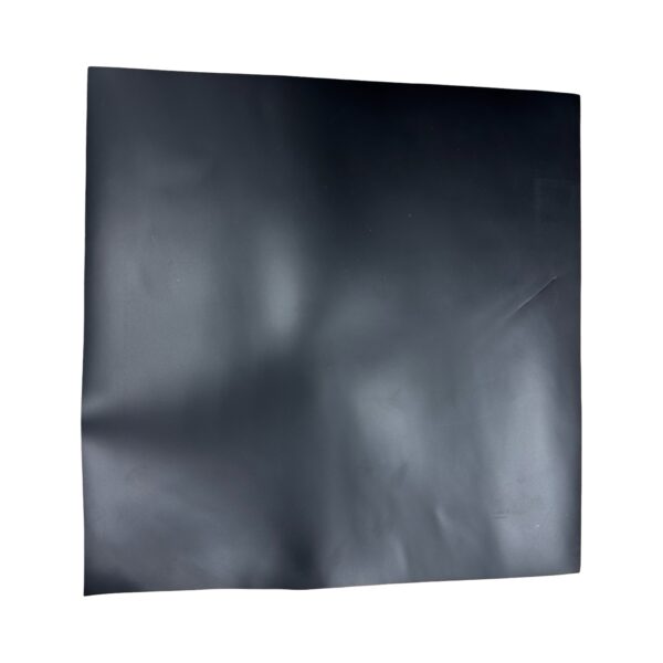 HOVĚZÍ KŮŽE -  ČERNA -  HOTOVÉ KUS - 30x29cm . Tloušťka: 1.1mm