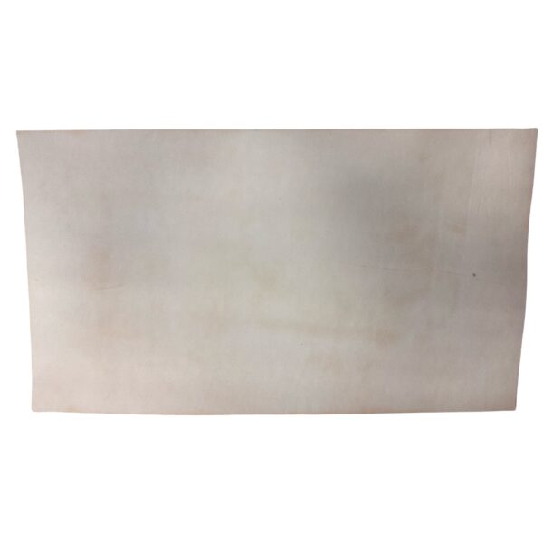 HOVĚZÍ KŮŽE -  PRIRODNÍ   - HOTOVÉ KUS - 42x24cm . Tloušťka: 3.6mm