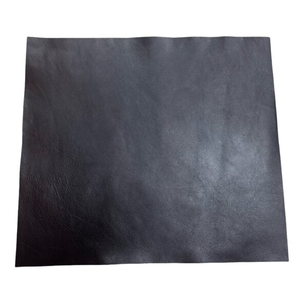 HOVĚZÍ KŮŽE - TMAVĚ HNĚDA   -  HOTOVÉ KUS – 33x29cm . Tloušťka: 1.4mm