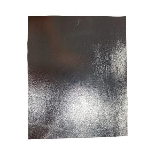 HOVĚZÍ KŮŽE -  STŘÍBRNÁ -  HOTOVÉ KUS – 32x26cm . Tloušťka: 1.2mm