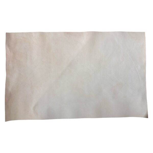 HOVĚZÍ KŮŽE -    PRIRODNÍ  -  HOTOVÉ KUS – 52x31cm . Tloušťka: 1.1mm
