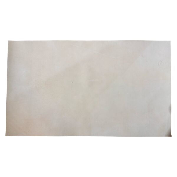 HOVĚZÍ KŮŽE -    PRIRODNÍ  -  HOTOVÉ KUS – 51x30cm . Tloušťka: 1.1mm