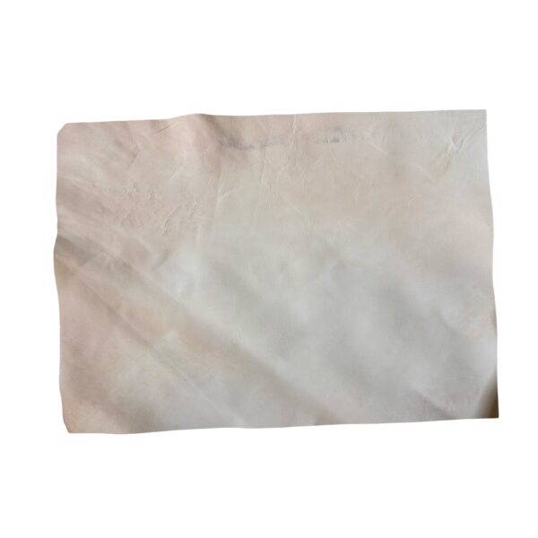 HOVĚZÍ KŮŽE -    PRIRODNÍ  -  HOTOVÉ KUS – 44x31cm . Tloušťka: 1.1mm