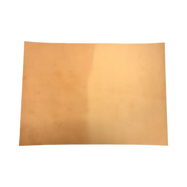 HOVĚZÍ KŮŽE -  PRIRODNÍ  - HOTOVÉ KUS – 41x30cm . Tloušťka: 4.0mm