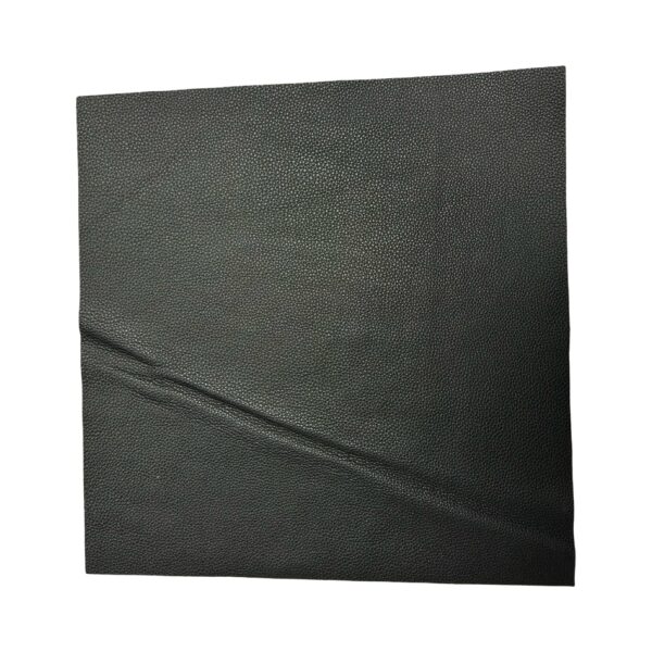HOVĚZÍ KŮŽE -  ČERNA -  HOTOVÉ KUS – 47x47cm . Tloušťka: 1.6mm