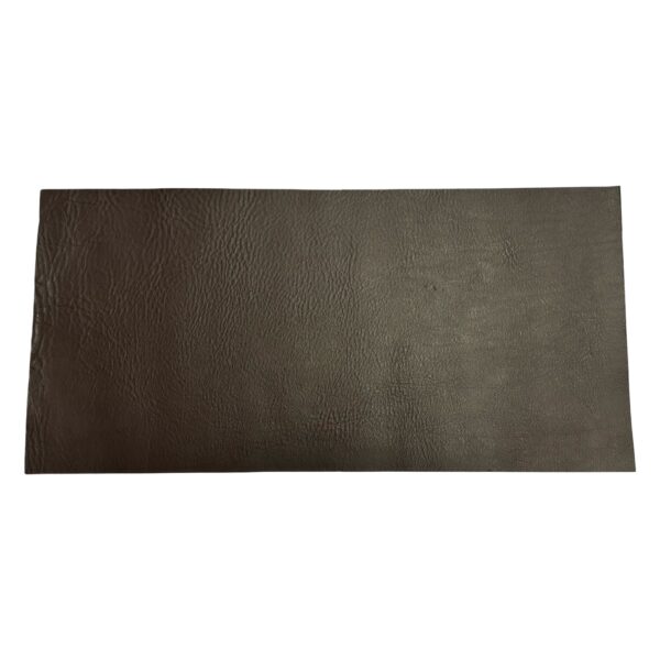 HOVĚZÍ KŮŽE - TMAVĚ HNĚDA -  HOTOVÉ KUS – 25x52cm . Tloušťka: 3.6mm