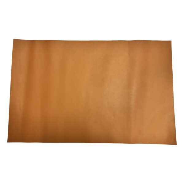 HOVĚZÍ KŮŽE -  HNĚDA  - HOTOVÉ KUS – 65x42cm . Tloušťka: 1.3mm